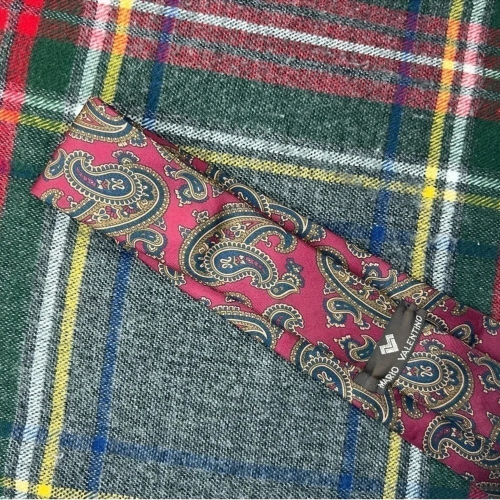 Mario Valentino Red Silk Paisley Print Classic Neck Tie